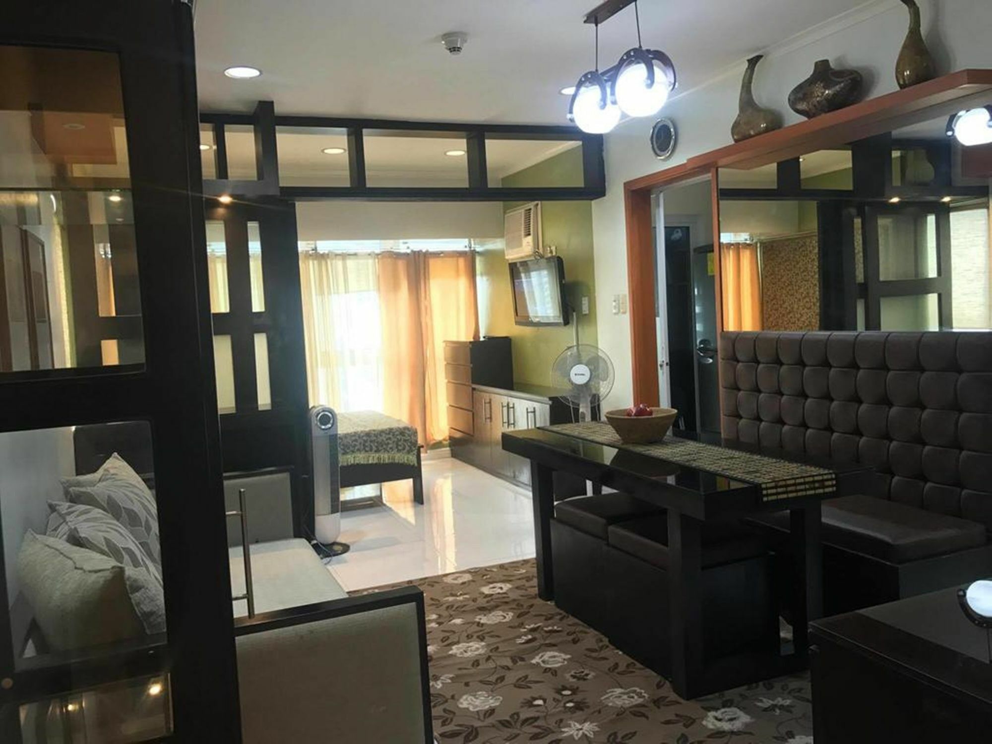 Go-Stay @ South Of Market Taguig Exterior photo